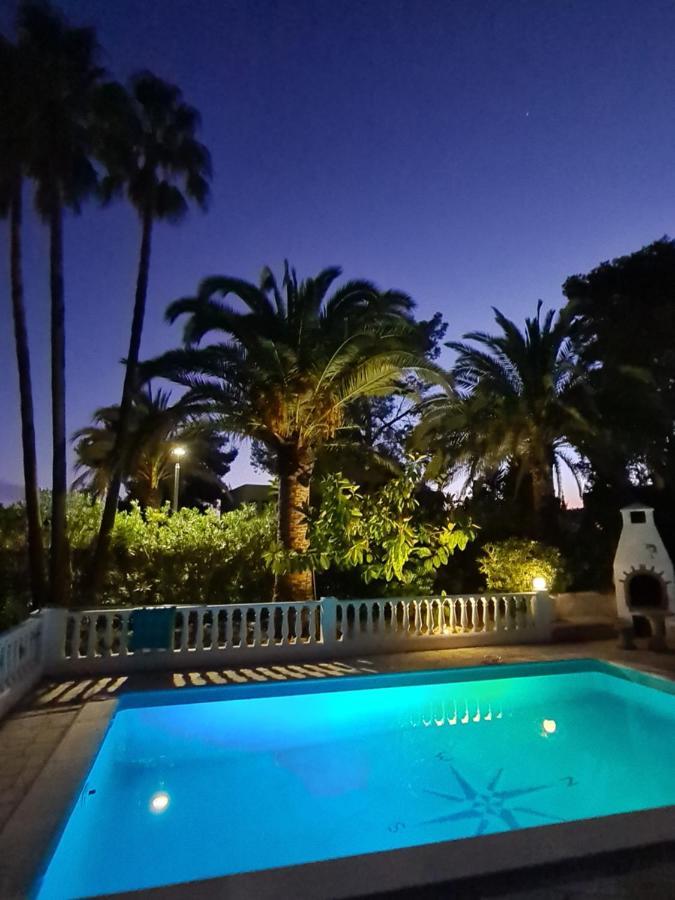 קאלה ללניה Private Villa Mit Eigenem Pool Unter Palmen מראה חיצוני תמונה